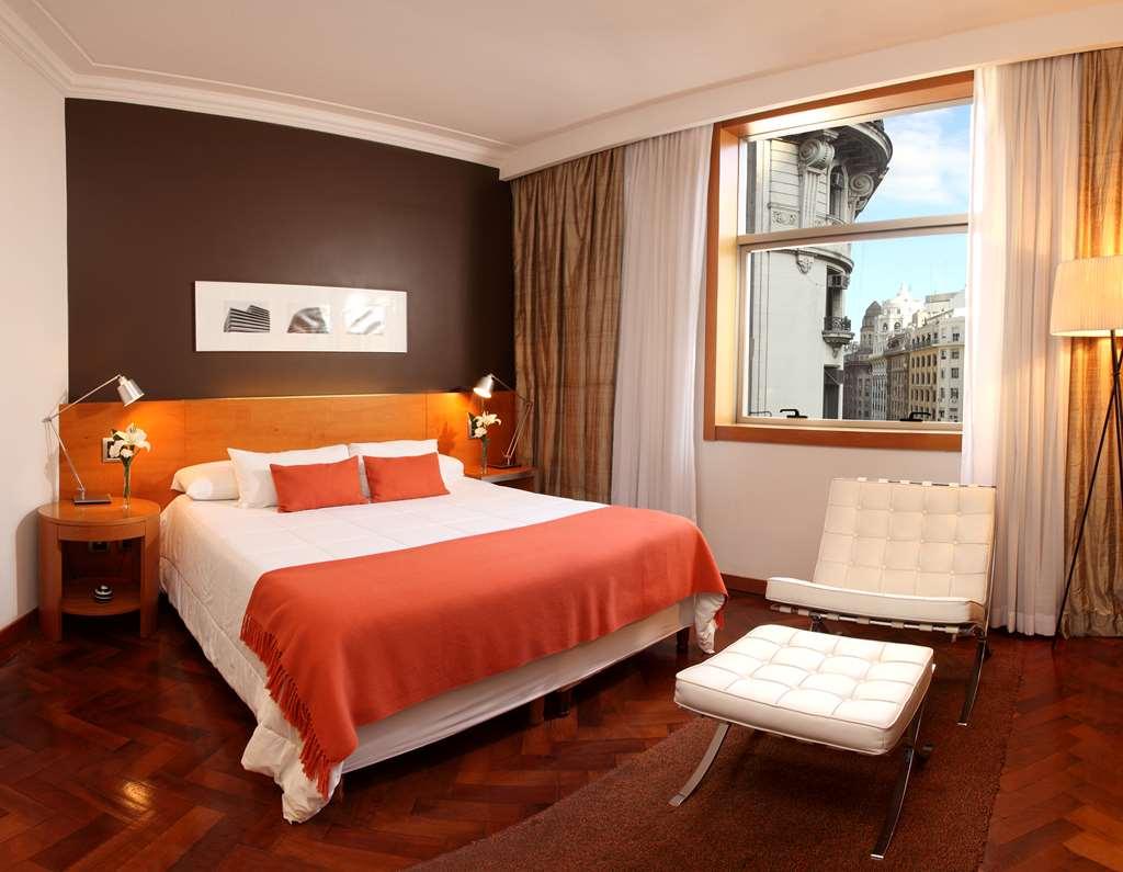 725 Continental Hotel Μπουένος Άιρες Δωμάτιο φωτογραφία A room at the hotel